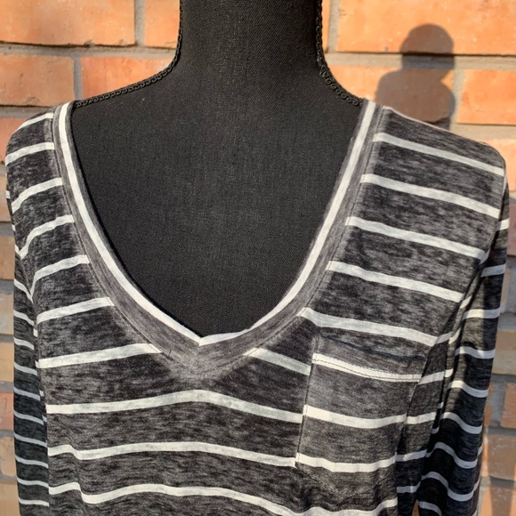 Derek Heart Gray long sleeve striped pocket T Sz L - Picture 5 of 8